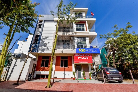 팹호텔 문 라이트 팰리스