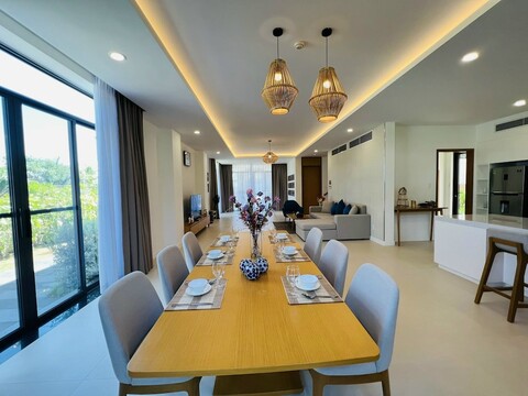 미스터리 빌라 인 와이넘 가든 캄 란