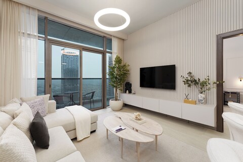 마리나 근처 프리미엄 편의시설을 갖춘 모던 리빙 메종 프리베