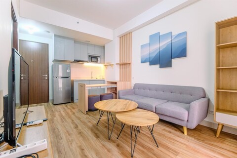 쇼핑 센터 근처 트랜스파크 치부불에서 좋은 거래 2Br 아파트