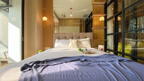 나이스 앤드 홈이 1베드룸 수디르만 스위트 아파트먼트