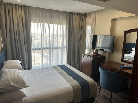 스테이 인 피라미드 호텔