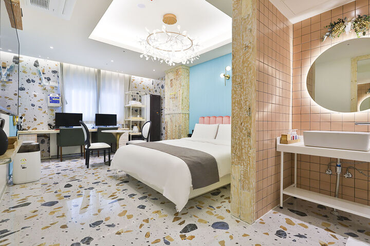 room detail thumbnail 0