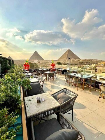 플라워 피라미드 게스트 하우스