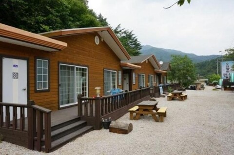Woojin Red Clay Pension