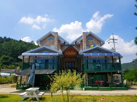 Pension by the river