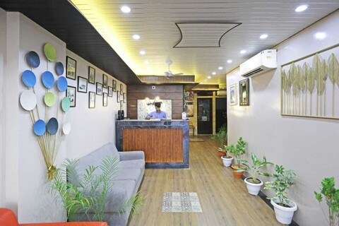 델리 공항 근처의 호텔 인피니티