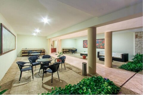 사비아 바이 자마 홈즈