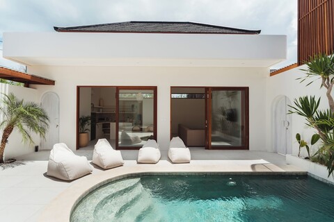 빌라 사리 2, 알프레드 인 발리