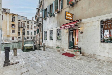 호텔 산 모이세