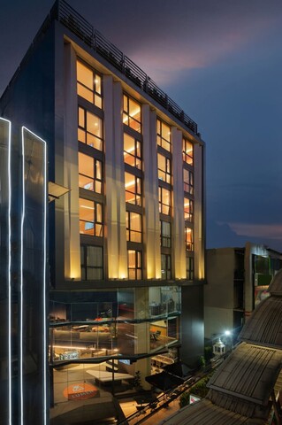 Lumen Bangkok Udomsuk Station