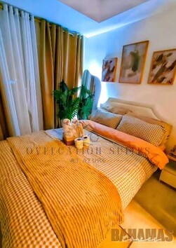 Azure Staycation by Oveecation Suites