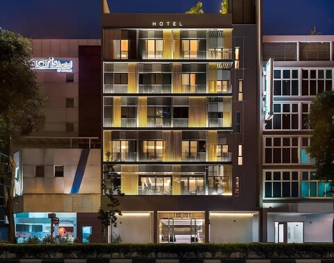 A 호텔 부기스, 11시간 스테이, 오후 8시부터 오전 9시까지