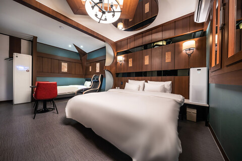 수원시청역 로즈