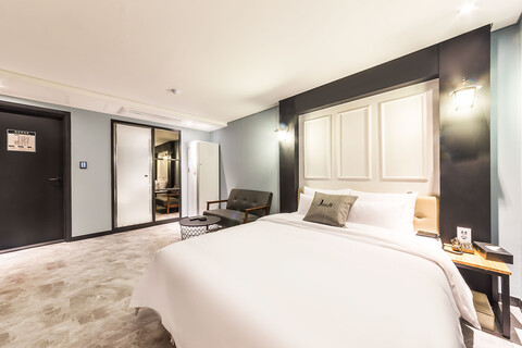 수원(세류역) 쟈니비