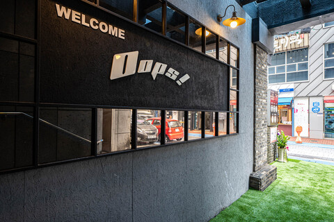 부산 수영 OOPS 호텔