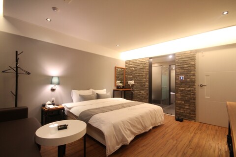 부산 연산동 OOPS