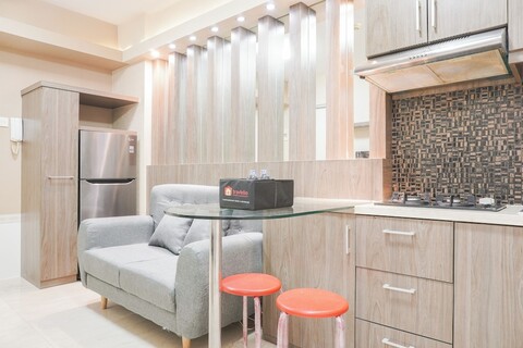 컴포트 앤드 타이디 2베드룸 앳 그린 베이 플루잇 아파트먼트, 몰 근처