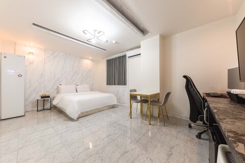 군산 THE BRIDGE HOTEL