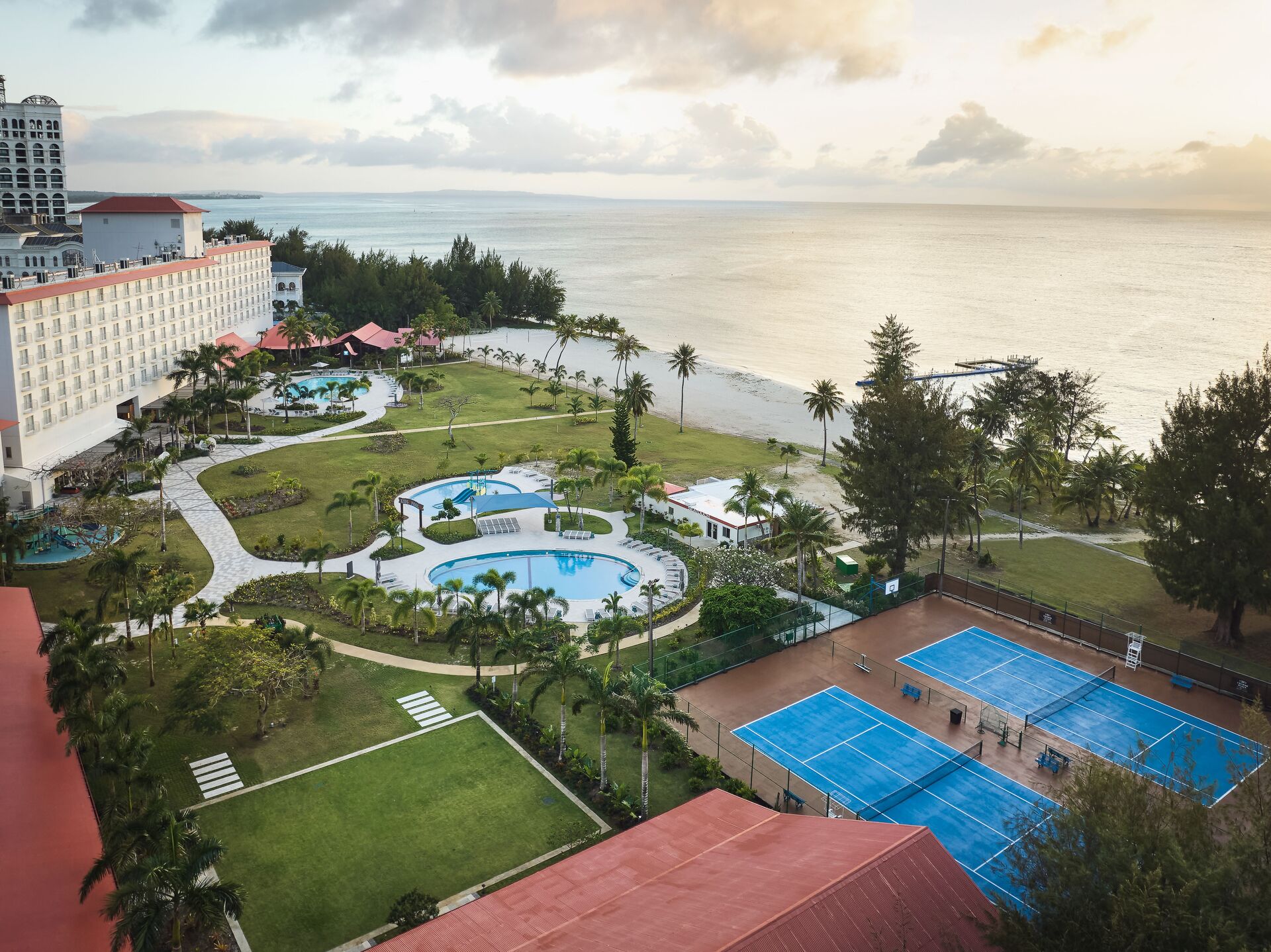 Crowne Plaza Resort Saipan Pool