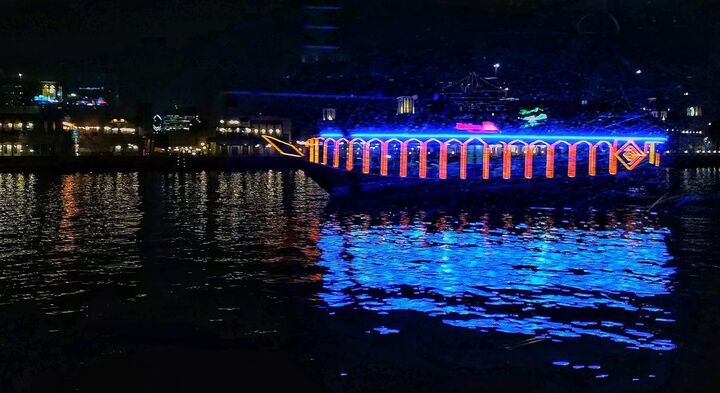 두바이 크릭에서 출발하는 도우 크루즈(Dhow Cruise)에서의 환상적인 뷰와 저녁식사권-i