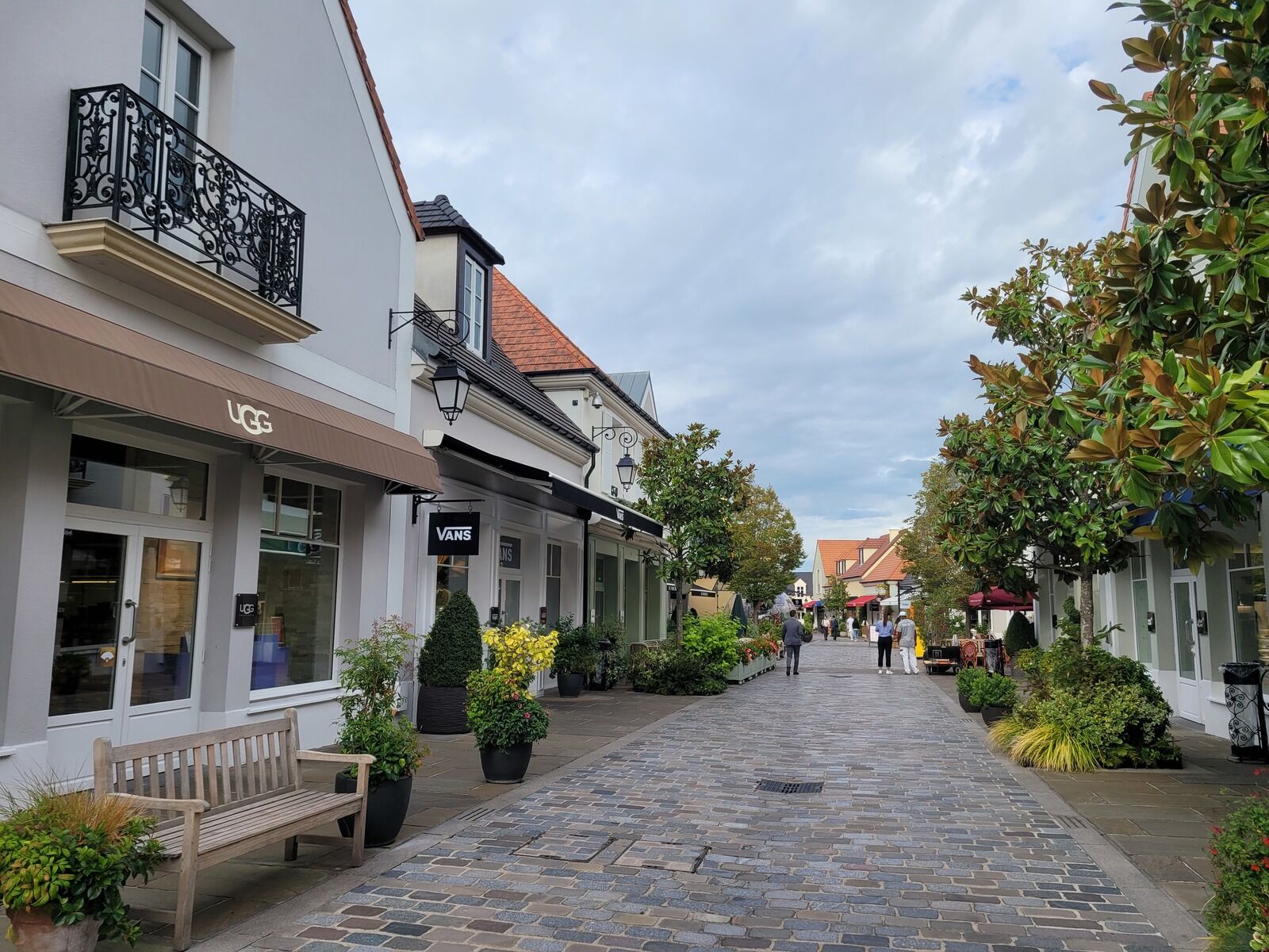 라발레빌리지 la vallee village or 디즈니 경유 공항 센딩