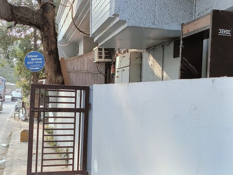 실버 애로우 게스트 하우스