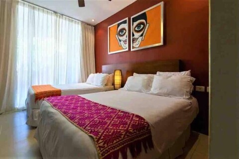 놀리타 바이 자마 홈즈