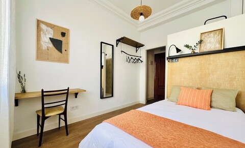 아우텐틱 부티크 몬클로아