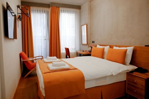 알렉산드르 페라 호텔