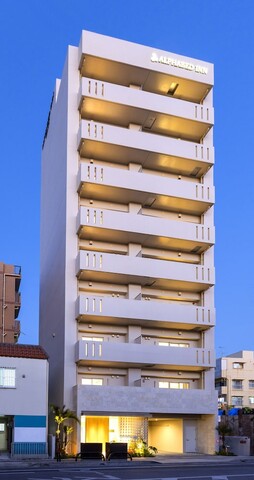 알파베드 인 나하 코쿠사이 스트리트 이스트