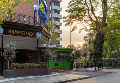 햄스테드 브리타니아 호텔