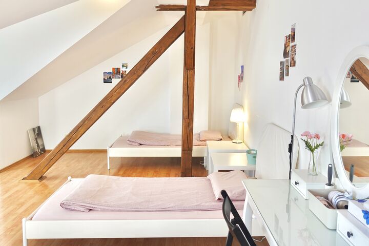 room detail thumbnail 0