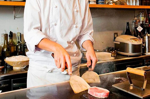 미쉐린이 추천한 도쿄의 일본식 철판구이Teppanyaki Sakura