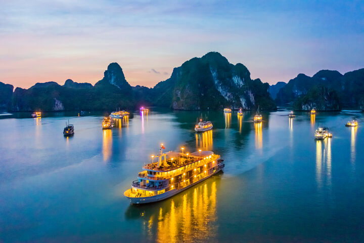 퀸 럭셔리 하롱베이 당일 크루즈 투어-Luxury Queen Halongbay Cruise-i