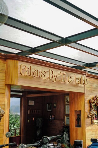 호수 근처의 캐빈