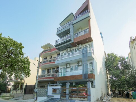 Collection O Corporate Suite Near Omaxe Celebration Mall
