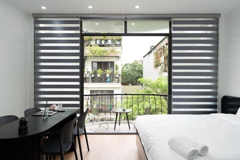 냐 응오각 - 더 센터