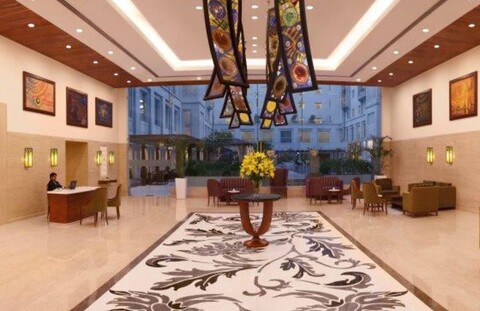 레몬 트리 프리미어, 델리 에어포트