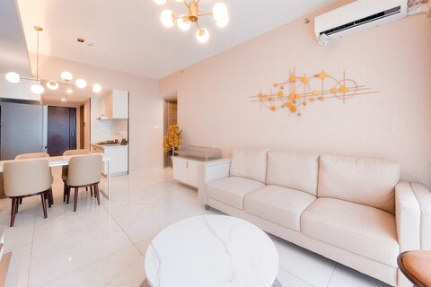 우아하고 넓은 3베드룸, 스카이 하우스 BSD 아파트먼트