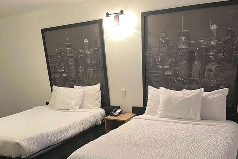 슈퍼 8 바이 윈덤 몬트리올