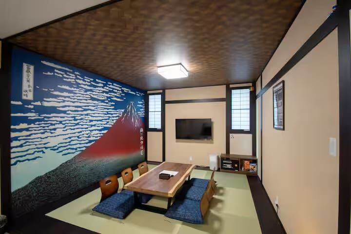 room detail thumbnail 0