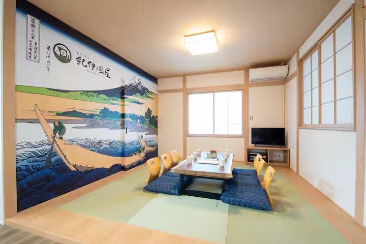room detail thumbnail 1
