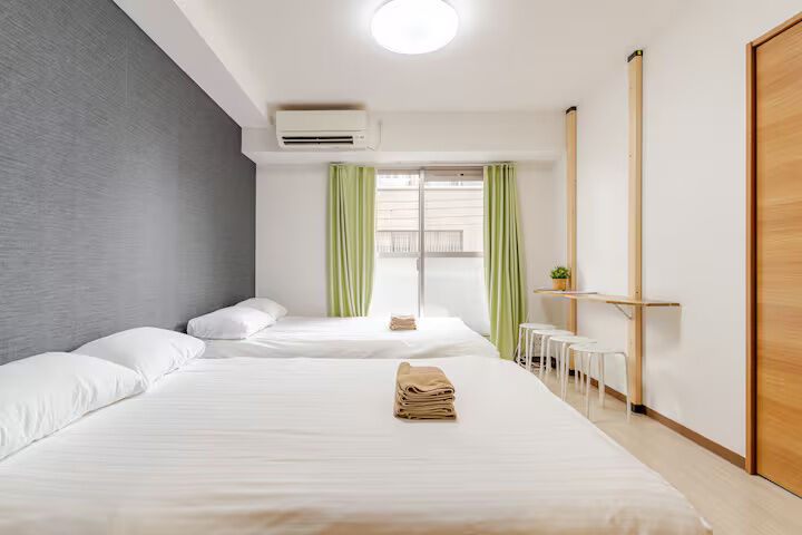 room detail thumbnail 2