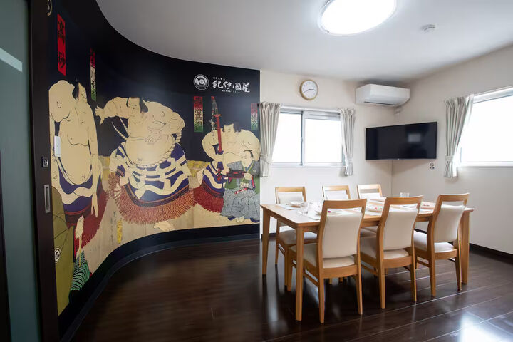 room detail thumbnail 1