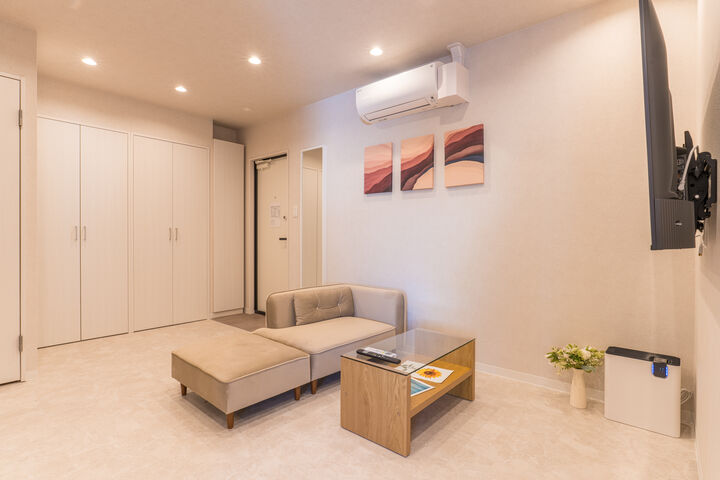 room detail thumbnail 1