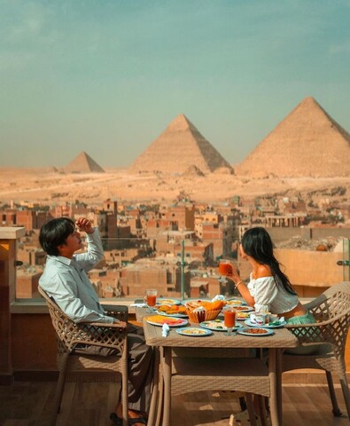 셀리아 피라미드 뷰 인