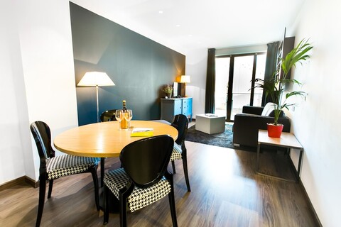 코즈모 아파르멘트 콘셀 데 센트