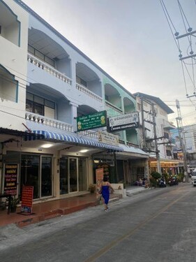 Walking Street Pattaya Beach Ordinary Rooms Guest House วอล์คกิ้งสตรีทพัทยาชายหาดพัทยาห้องธรรมดาเกสท