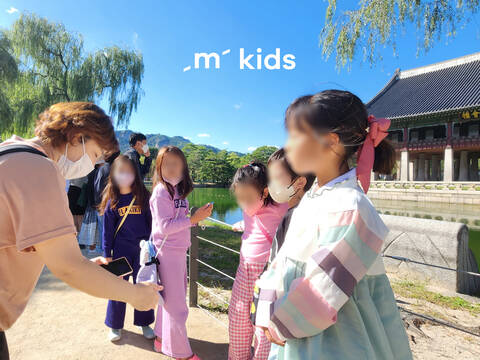 가족 궁투어! 한복 입고 경복궁 역사 나들이 (라라클래스)